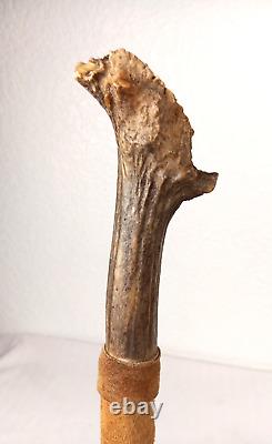 VTG Wood WALKING STICK 58 T, Antler & Leather, Scotland Badges & Old Man Face