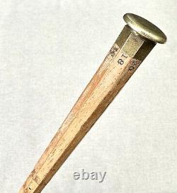 Ancienne canne à mesurer en bois du 19ème siècle avec pommeau à système de mesure et style rétro