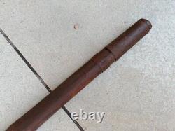 Bâton de marche en bois et en fer ancien et artisanal pour la sécurité