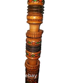 Bâton de marche en bois fait à la main, canne sculptée unique de haute qualité