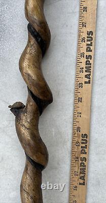 Bâton de marche en bois sculpté à la main avec pingouin en laiton et tortues 1993 Steve J