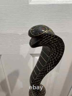 Bâton de marche en bois sculpté à la main avec serpent cobra, canne de marche faite à la main