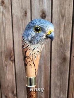 Bâton de marche en bois sculpté à la main, magnifique canne en bois avec un oiseau.