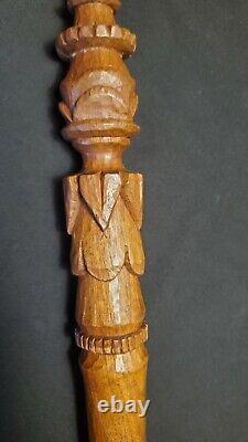 Bâton de marche en bois sculpté amérindien vintage avec tête d'Indien signée 60+ ans