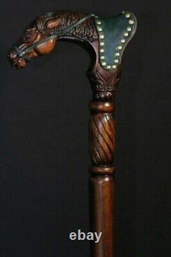 Bâton de marche en canne en bois avec art à la main, cheval avec selle en bois et cuir.