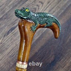 Canne de marche en bois Canne de marche en bois fabriquée à la main Sculpture à la main d'un crocodile