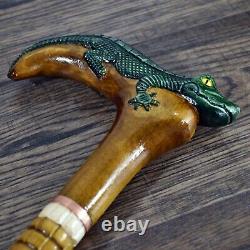 Canne de marche en bois Canne de marche en bois fabriquée à la main Sculpture à la main d'un crocodile