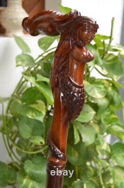 Canne de marche en bois sculpté représentant une sirène, fabriquée à la main avec une poignée confortable.
