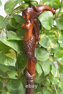 Canne de marche en bois sculpté représentant une sirène, fabriquée à la main avec une poignée confortable.