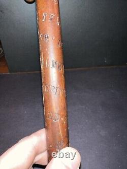 Canne de marche en bois victorienne antique 1876 Suisse gravée de villes