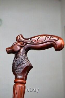 Canne en bois sculptée à la main avec des rennes, bâton de marche artistique en bois sculpté à la main pour le style.