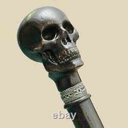 Canne en bois sculptée à la main avec poignée en forme de tête de crâne style designer