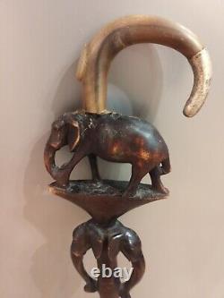 Canne en bois sculptée africaine / Bâton / Éléphant