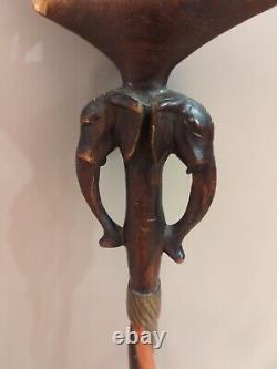 Canne en bois sculptée africaine / Bâton / Éléphant