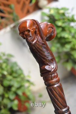 Crâne Canne en bois sculptée à la main Bâton de marche rustique sculpté à la main avec main naturelle