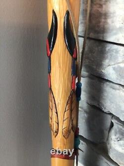 La Main Sculptée Par Elaine Ross Wooden Southwest Indian Bison Crâne Bâton De Marche