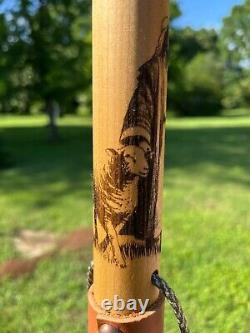 Le Bon Berger Bâton de Marche en Bois de Peuplier aux Tons Naturels de la Terre