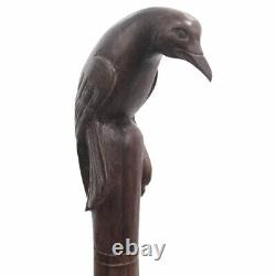 Translate this title in French: Canne en bois vintage avec poignée sculptée en forme d'oiseau, cadeau haut de gamme de Dengers.