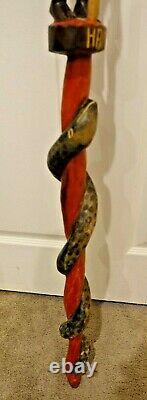 Vieux Bâton De Marche En Bois Fait À La Main Avec Serpent Main Sculptée